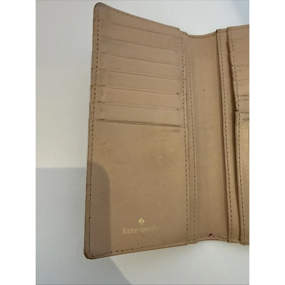 Kate Spade New York Vintage Patent Leather Wallet Tan Interior *FLAW